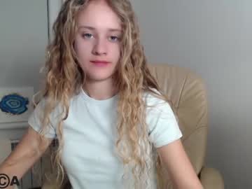 loveinemili cams all night