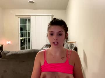 taya_raelynn cams all night