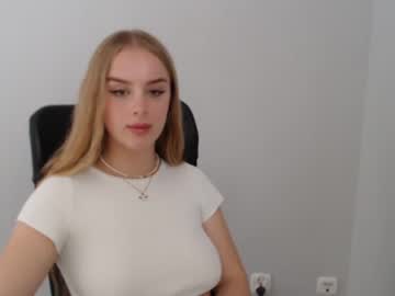 molly_wenis cams all night