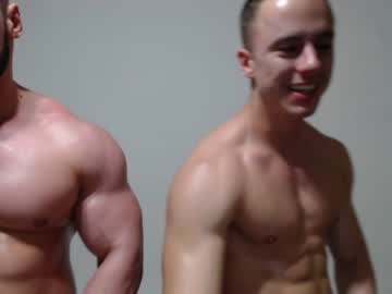 macho_arms cams all night