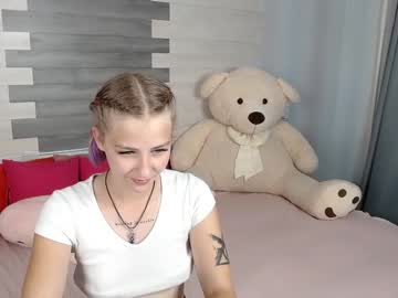 lina_small cams all night