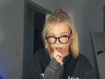 cutie_moon cams all night