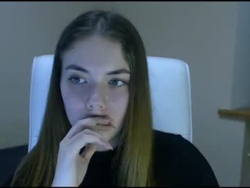 zoey_deuttch cams all night