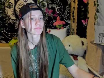 becky_luu_ cams all night