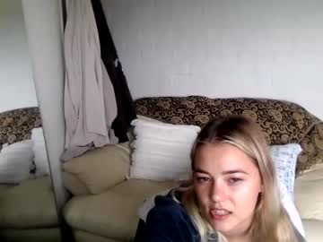 blondee18 cams all night