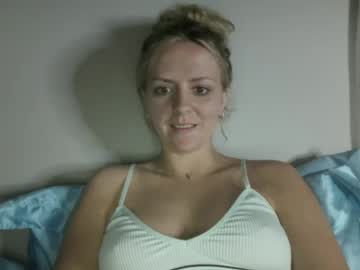 mollyharttt cams all night