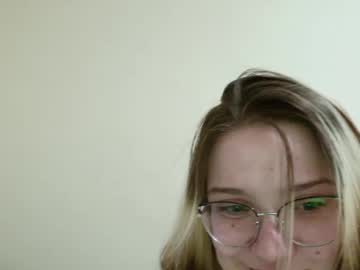 liya_still cams all night